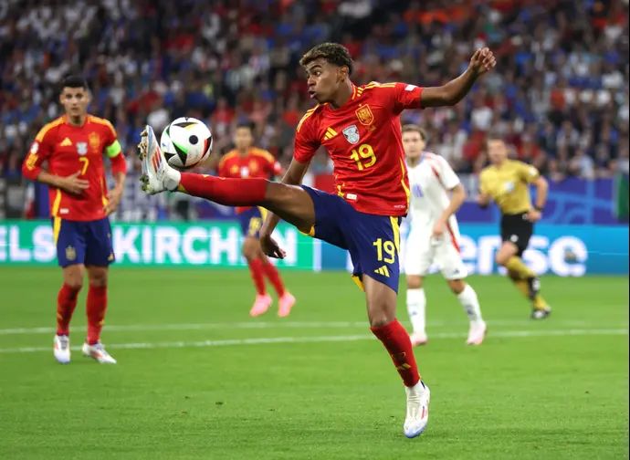 לאמין ימאל נבחרת ספרד