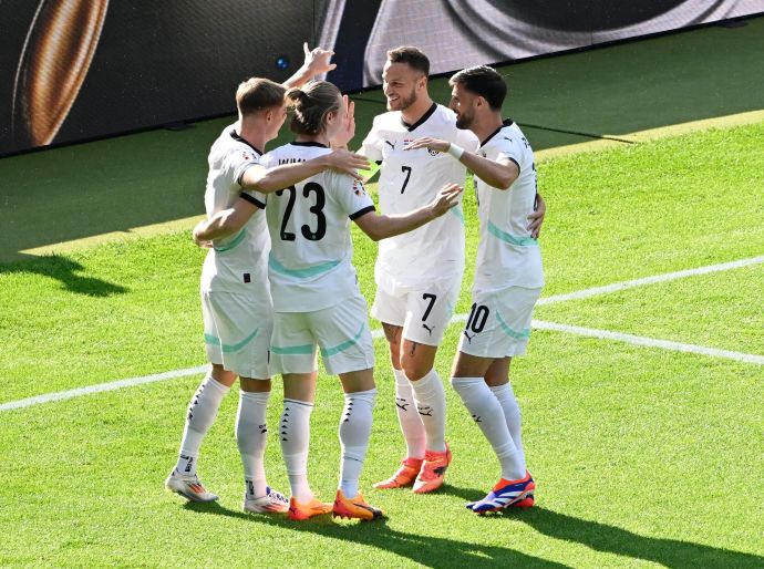 שחקני נבחרת אוסטריה חוגגים