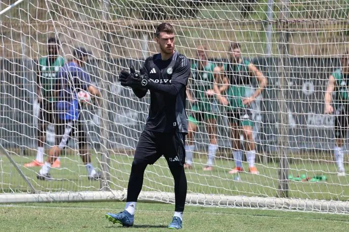 שוער מכבי חיפה תומאס סולטאני