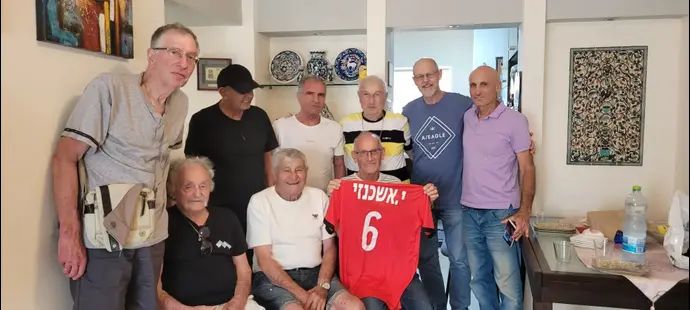 מפגש ותיקים בביתו של בוחוס ג'וג'וסיאן