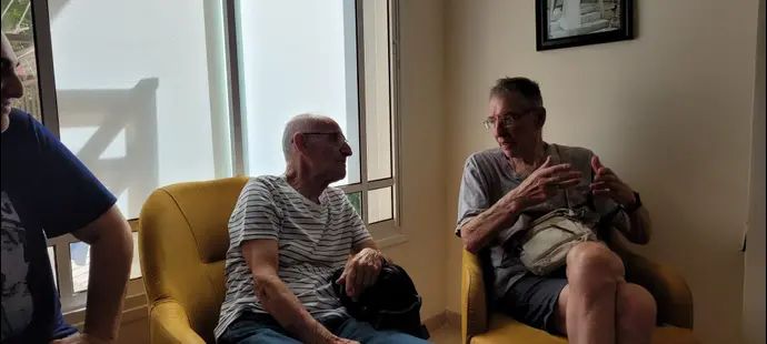 איציק אשכנזי עם היסטוריון מכבי יפו ברוך פורמן