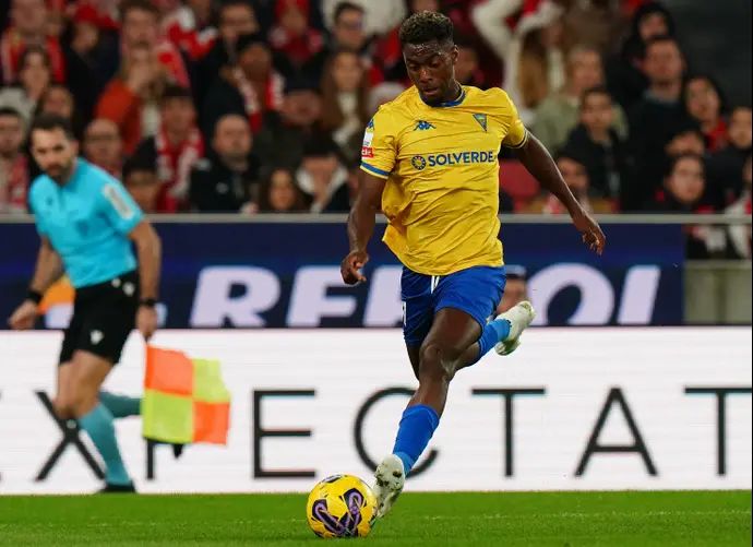 הריברטו טבארש במדי אשטוריל