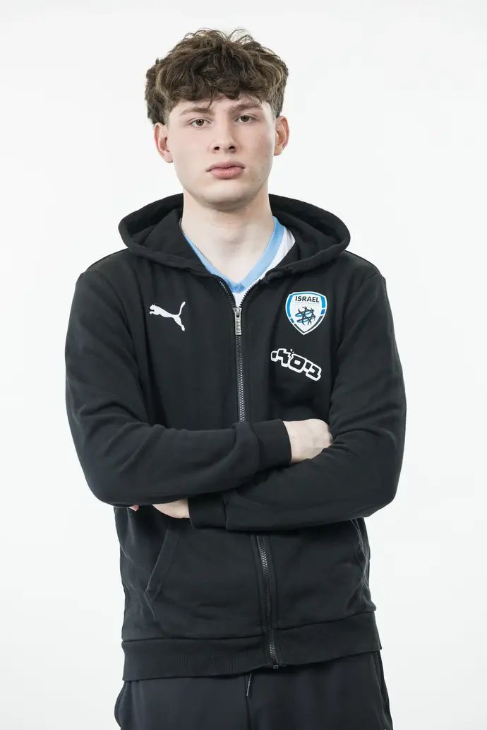 יאללה, תראה להם שוב. יובל בלי