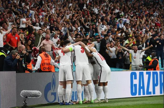 אוהדי אנגליה, אצטדיון וומבלי, גמר יורו 2020