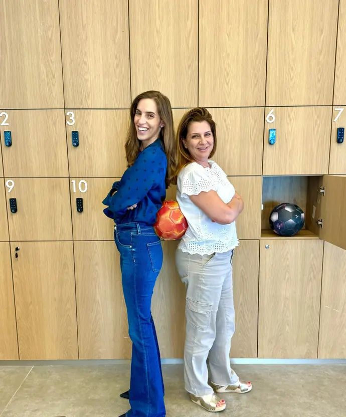 ליאת סדן, סמנכ"לית שיווק הראל, והאמנית נעה קלגסבלד