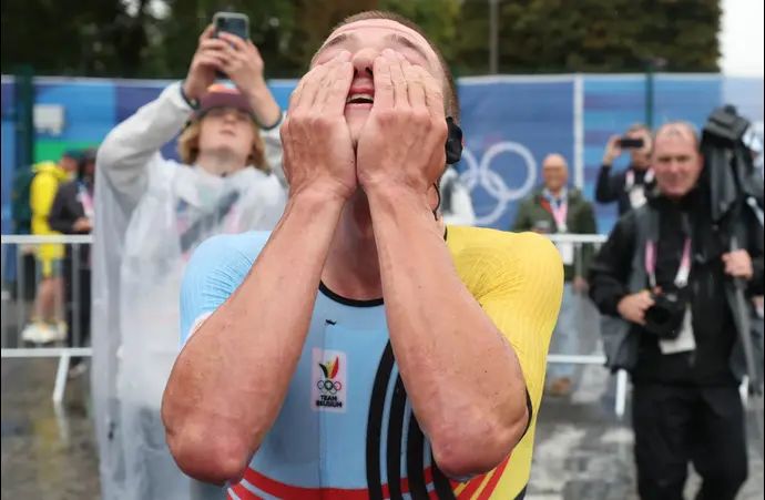 רוכב האופניים הבלגי רמקו אבנפול, מדליסט זהב, פריז 2024