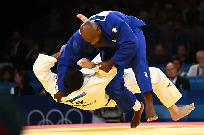 טדי רינר ג'ודאי צרפתי מפיל את טימור רחימוב ג'ודאי טג'יקי, פריז 2024