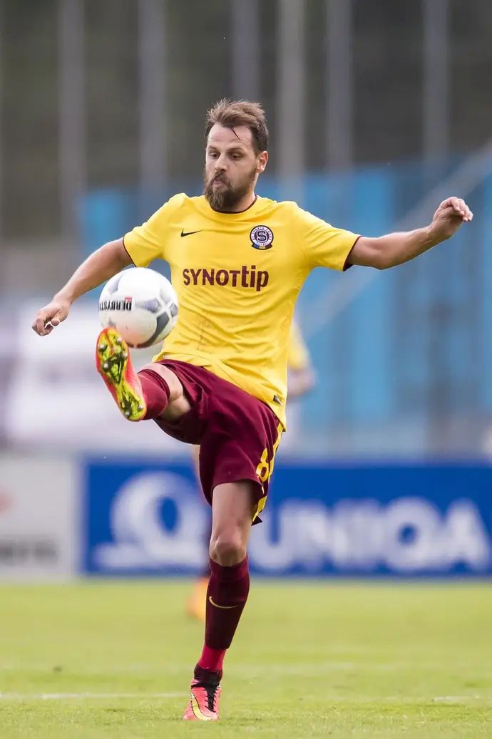 מארק מאטיובסקי במדי ספרטה פראג ב-2015