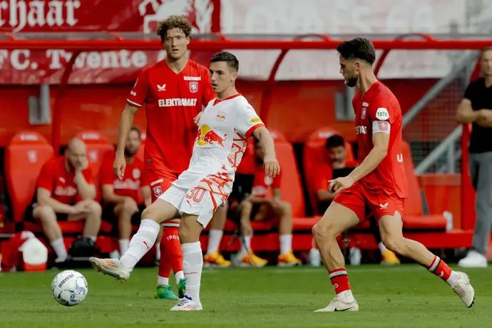 אוסקר גלוך שחקן רד בול זלצבורג מול טוונטה