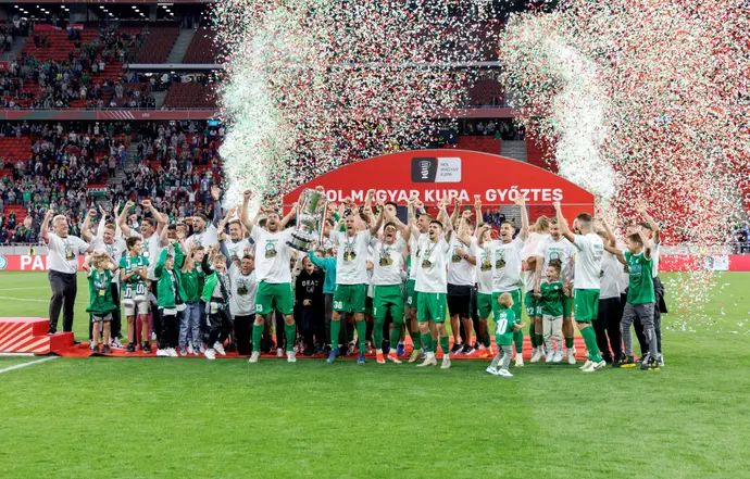 שחקני פאקש חוגגים זכייה בגביע ההונגרי, 2024