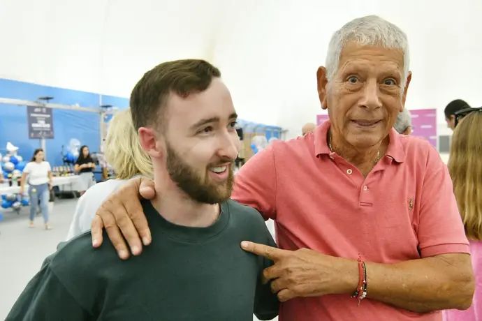 ארטיום דולגופיאט, מתעמל ישראלי, לצד אבי שגיא יו"ר איגוד ההתעמלות