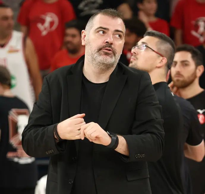 מאמן הפועל תל אביב סטפנוס דדאס