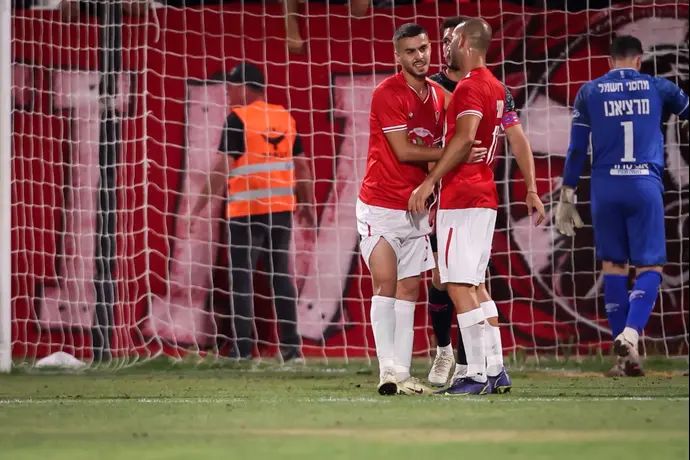 זאהי אחמד חוגג שער של בני סכנין עם דור חוגי