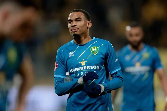 קסנדר סברינה במדי דן האח