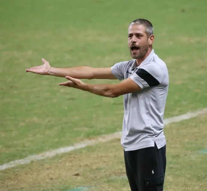 מאמן בני יהודה אורי גוטמן