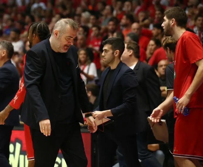 מאמן הפועל תל אביב סטפנוס דדאס