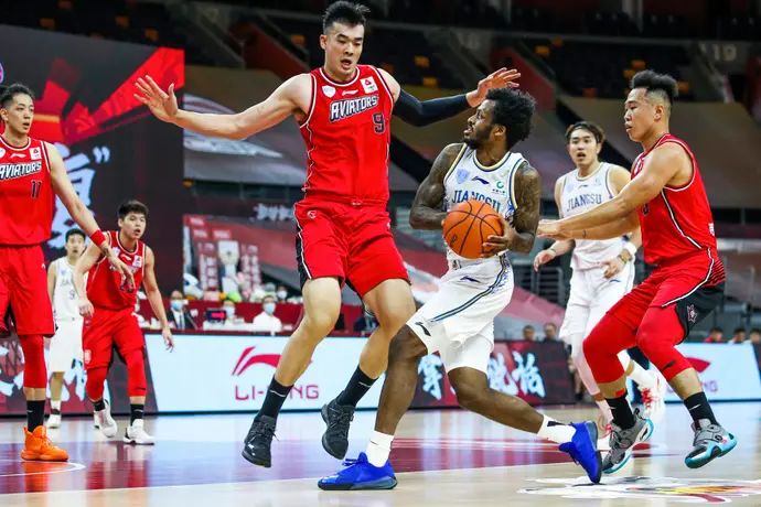 הכדורסלן האמריקאי אנטוניו בלייקני בליגה הסינית