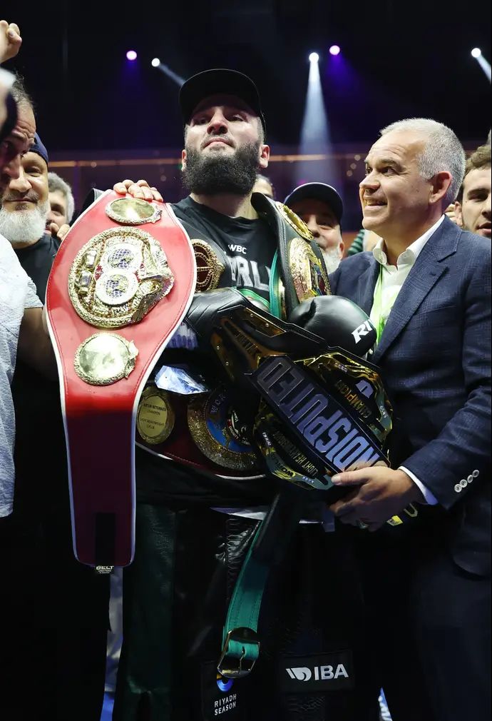 אלוף העולם הבלתי מעורער באיגרוף, ארתור בטרבייב