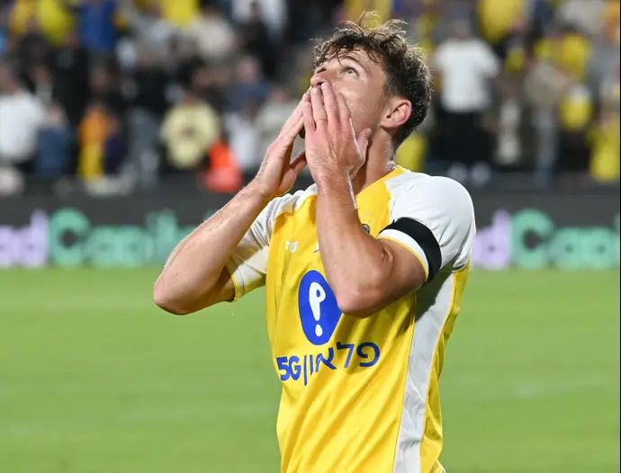 שחקן מכבי תל אביב, גבי קניקובסקי