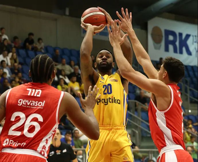 שחקן מכבי תל אביב ליוואי רנדולף