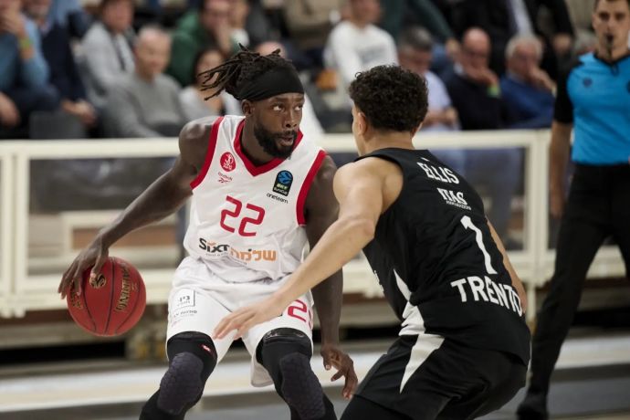 שחקן הפועל תל אביב פטריק בוורלי