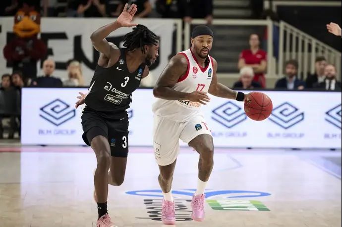 שחקן הפועל תל אביב מרכוס פוסטר