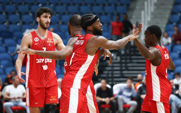 שחקני הפועל ירושלים ג'ארד הארפר, קאדין קרינגטון