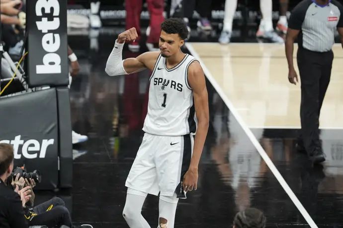 ויקטור וומבניאמה, סן אנטוניו ספרס