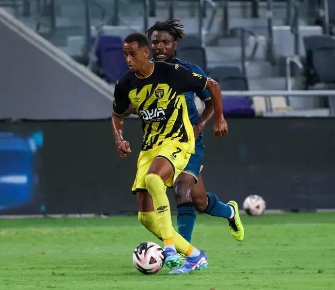 שחקן בית"ר ירושלים, זוהר זסנו, לפני שחקן בני ריינה אזקיאל הנטי