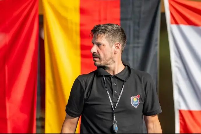 מילוש ברדיץ' מאמן הפועל יקנעם כדורמים נשים