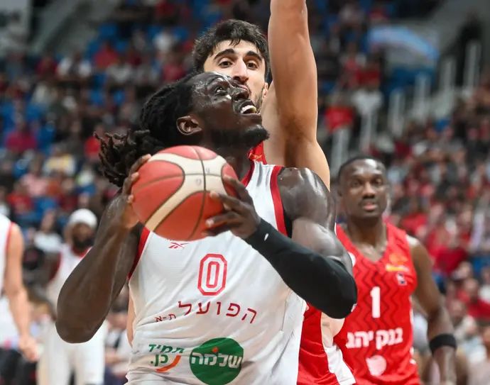 שחקן הפועל תל אביב ג'ונתן מוטלי