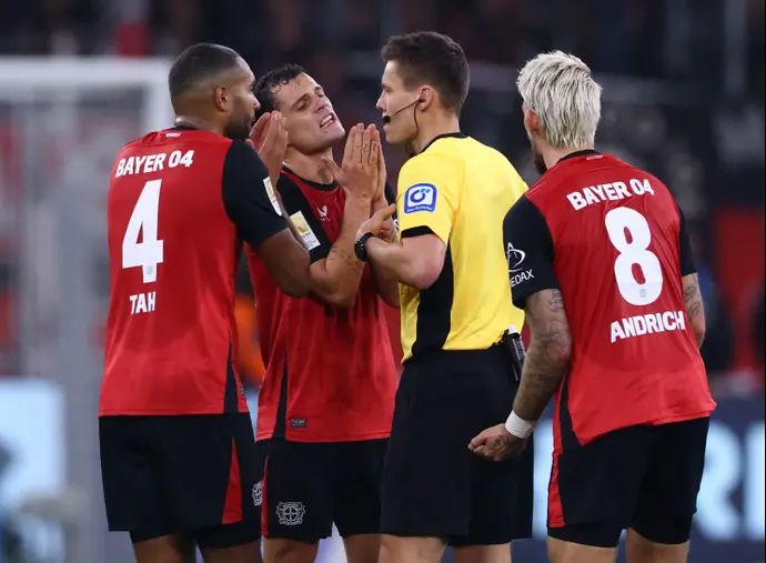 גרניט ג'אקה ושחקני לברקוזן