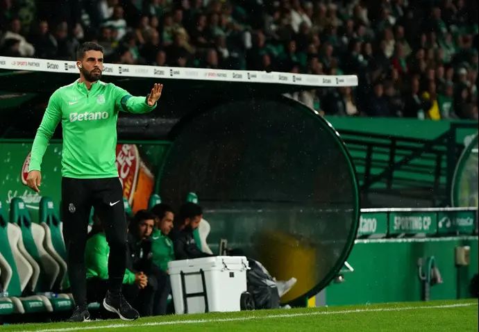 קרלוס פרננדש, עוזר המאמן של רובן אמורים בספורטינג