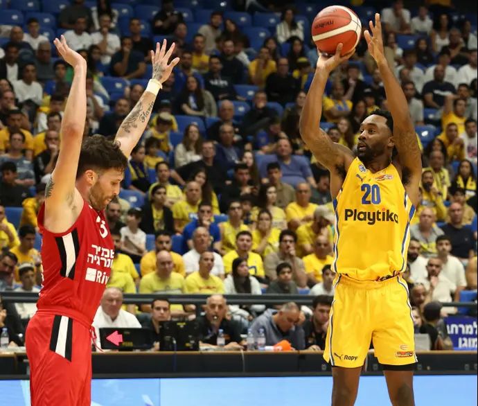 ליוואי רנדולף, מכבי תל אביב