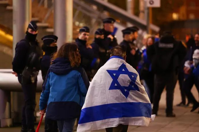 אוהדי נבחרת ישראל בדרך למשחק מול נבחרת צרפת