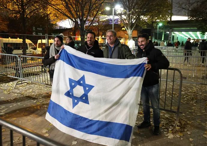 אוהדי נבחרת ישראל בדרך למשחק מול נבחרת צרפת