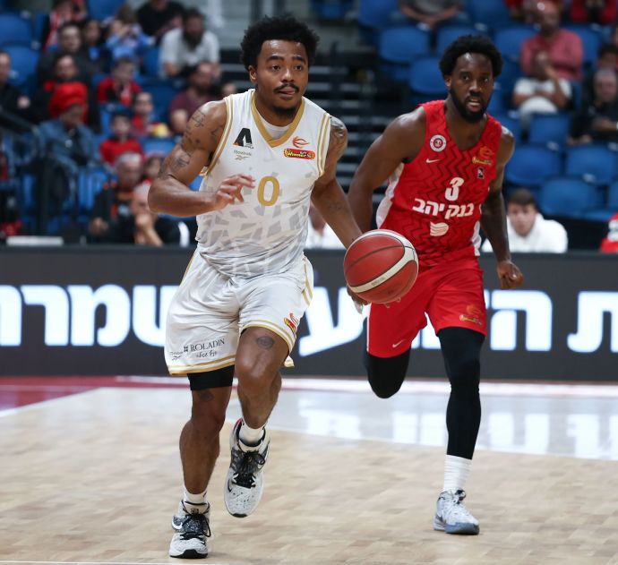 שחקן הפועל עפולה ג'יילן לאקיו