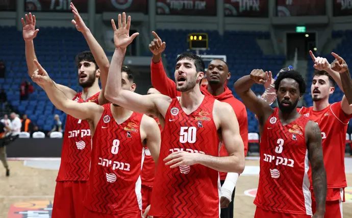 שחקני הפועל ירושלים חוגגים
