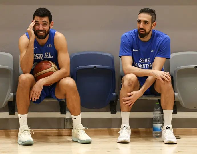 שחקני נבחרת ישראל רפי מנקו, בר טימור