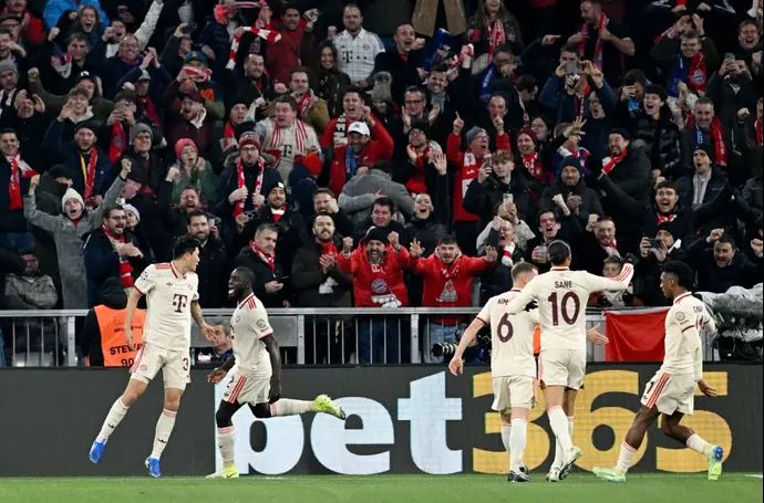 קים מין-ג'ה שחקן באיירן מינכן חוגג