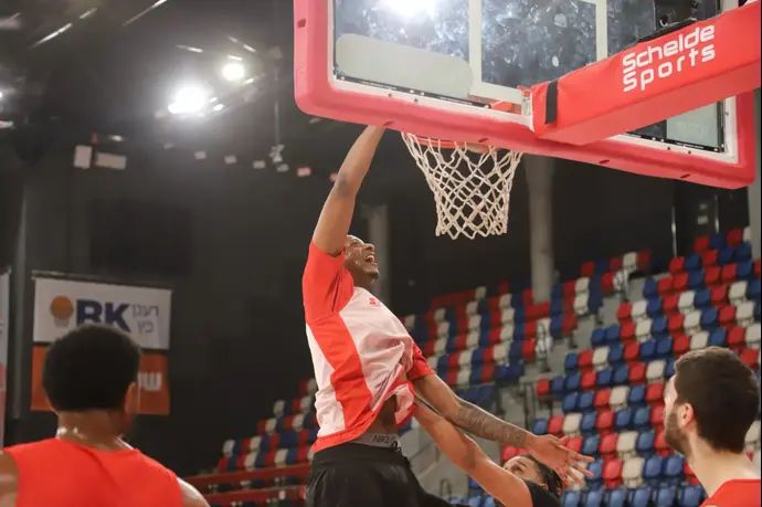 מרכוס בינגהאם באימון הפועל תל אביב