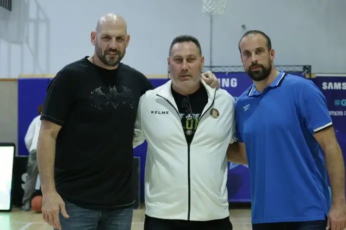 מימין לשמאל - יותם הלפרין, גיא גודס, עידו קוז'יקרו