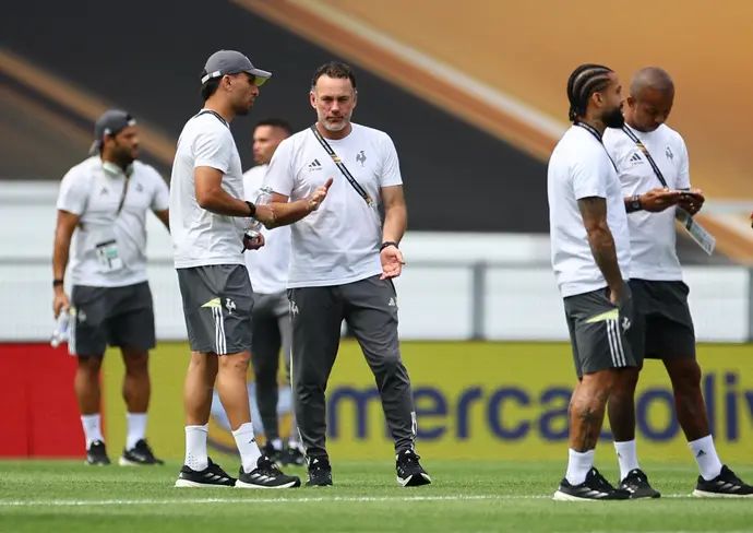 גבי מיליטו, מאמן אתלטיקו מיניירו