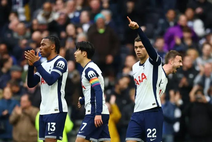 ברנן ג'ונסון, שחקן טוטנהאם