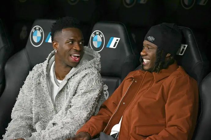 אדוארדו קמאבינגה לצד ויניסיוס שחקני ריאל מדריד