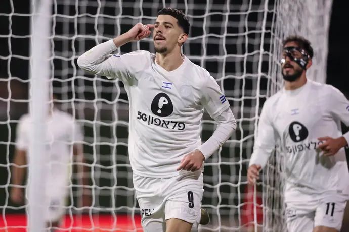 דור תורג'מן שחקן מכבי תל אביב חוגג שער