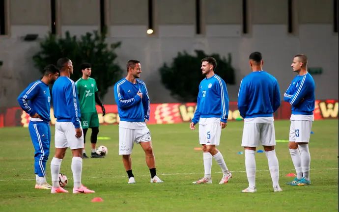 יונתן טפר, יניב בריק שחקני עירוני טבריה בחימום