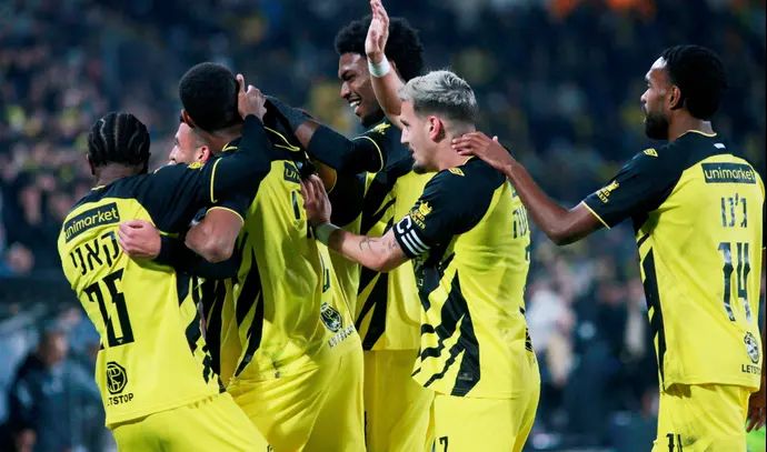 שחקני בית"ר ירושלים חוגגים