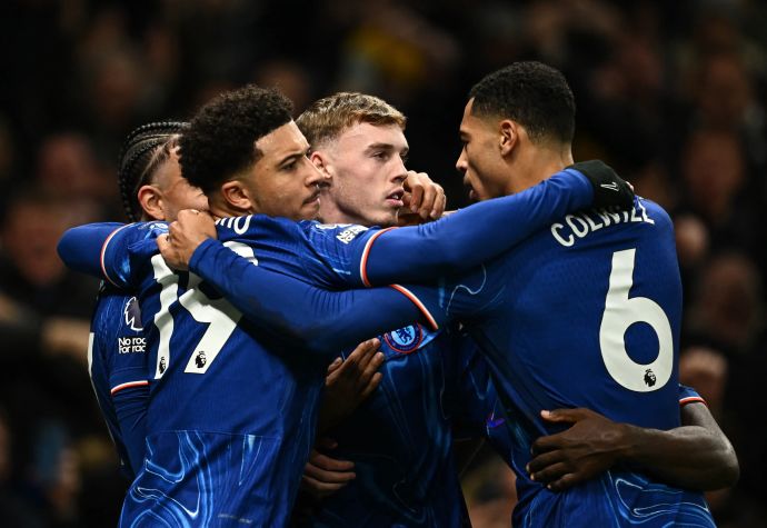 שחקני צ'לסי חוגגים עם קול פאלמר