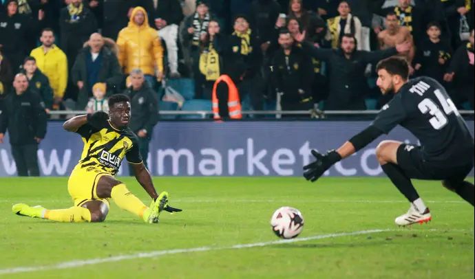 מיירון ג'ורג' שחקן בית